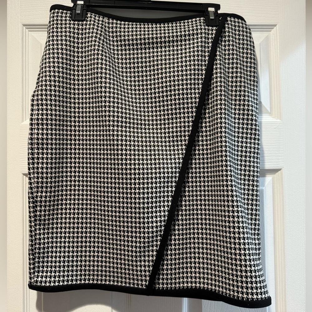 Calvin Klein houndstooth skirt